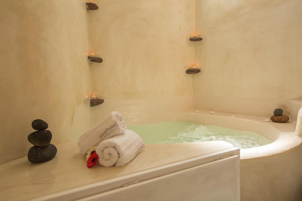 Love Nest With Hot Tub, Hammam & Outdoor Cinema Akrotiri  Luaran gambar
